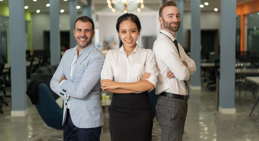 smilling-people-bussiness